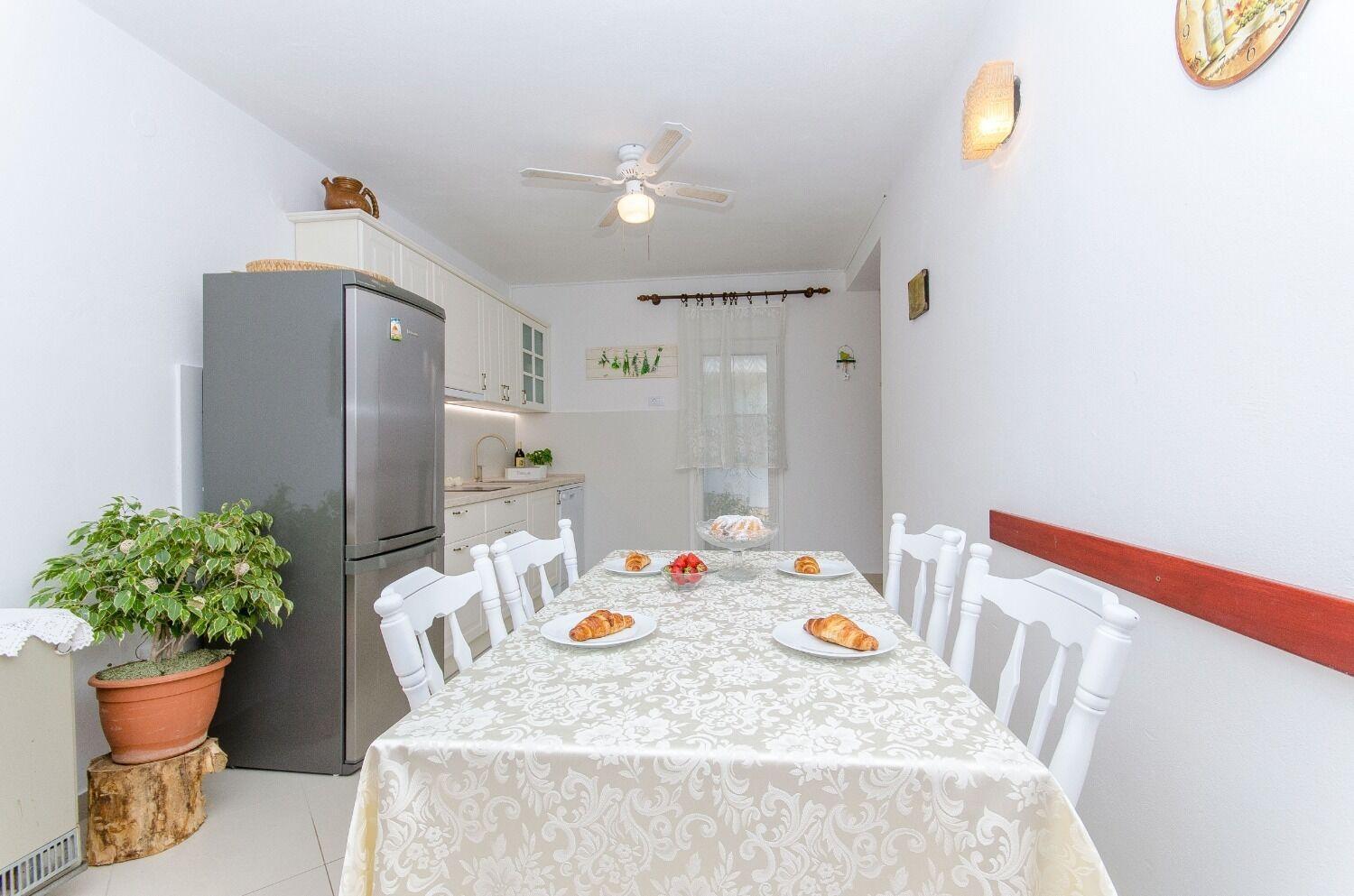 Apartment Bosiljka - By The Sea *