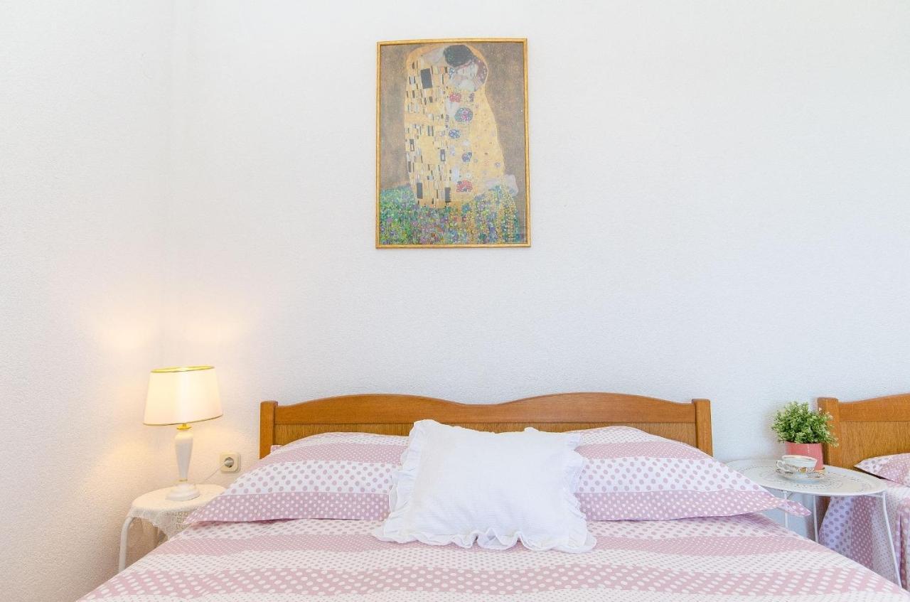 Apartment Bosiljka - By The Sea *