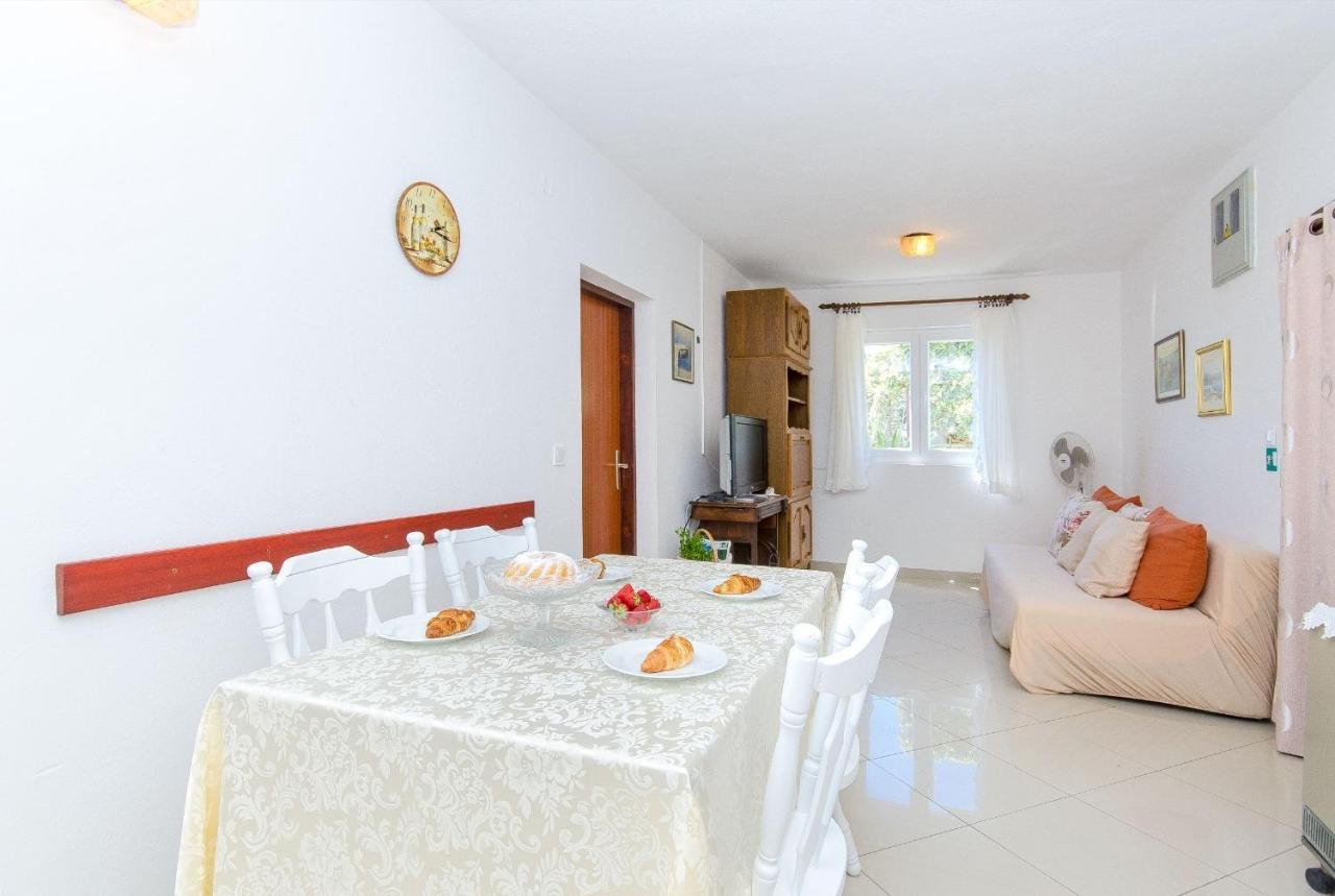 Apartment Bosiljka - By The Sea